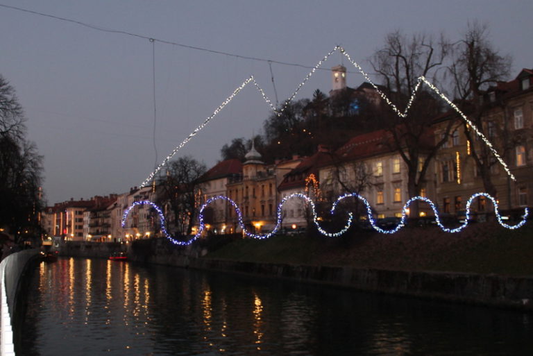 Ogled prednovoletno okrašene Ljubljane